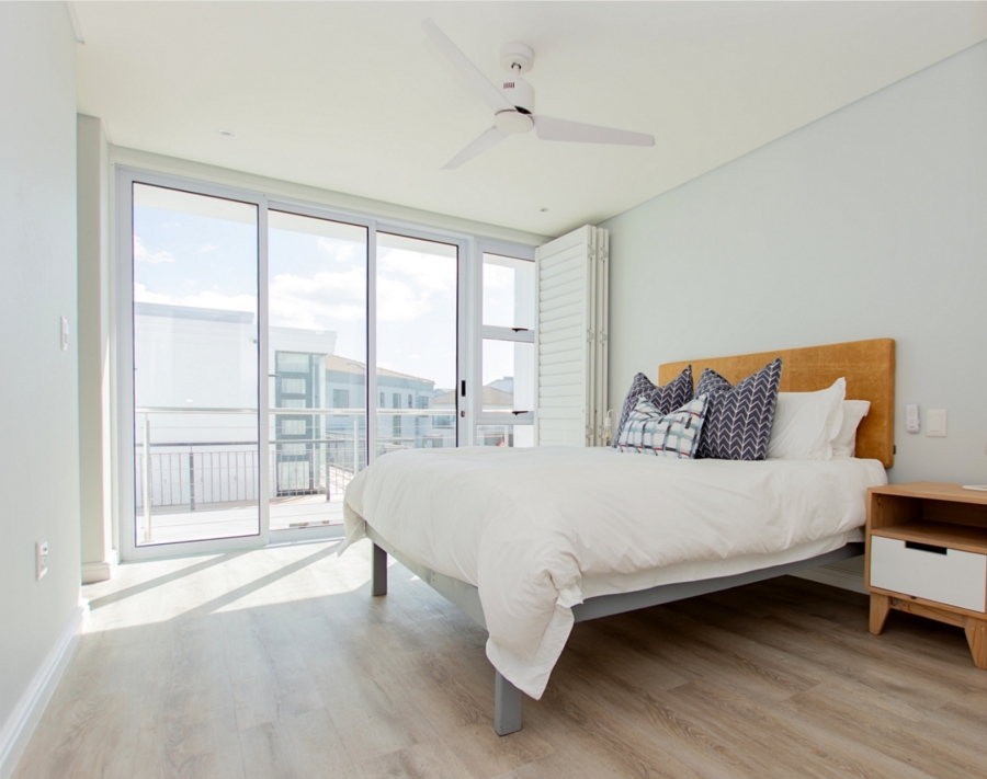 5 Bedroom Property for Sale in Calypso Beach Western Cape